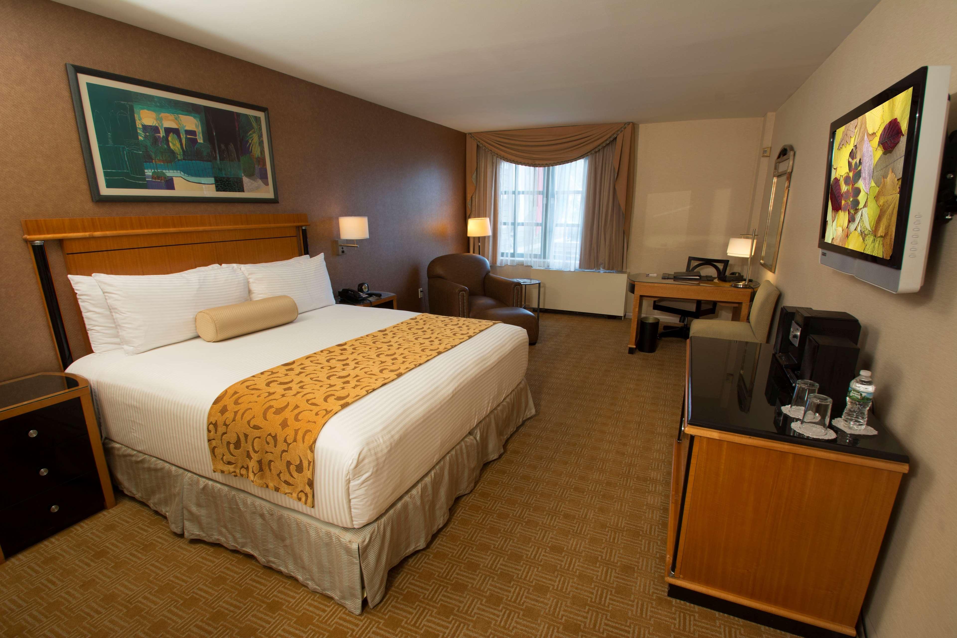 At Hotel 4*