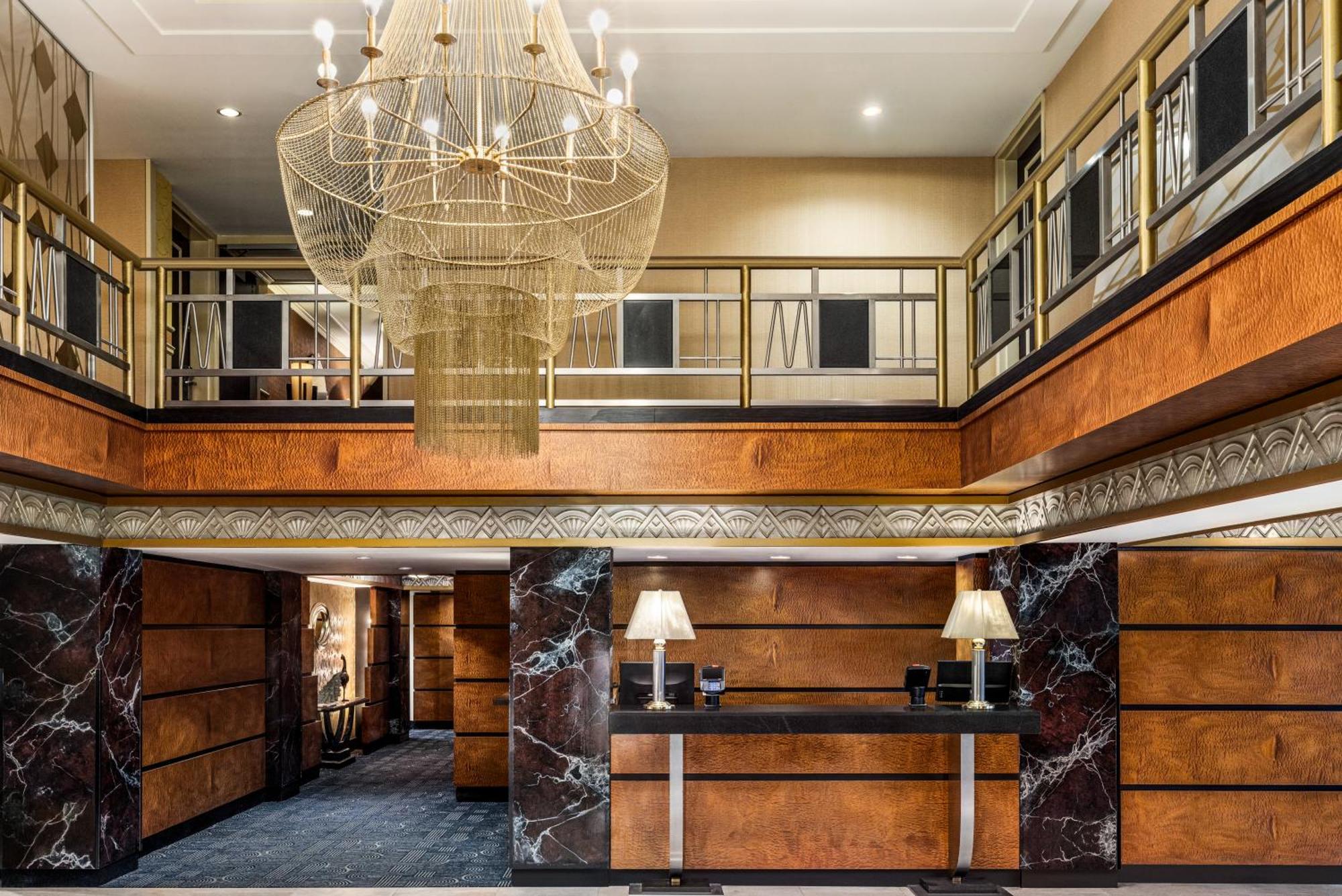 Hotel At 4*